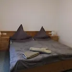 Hotel apartamentowy Privat-zimmer In Am Pfahl